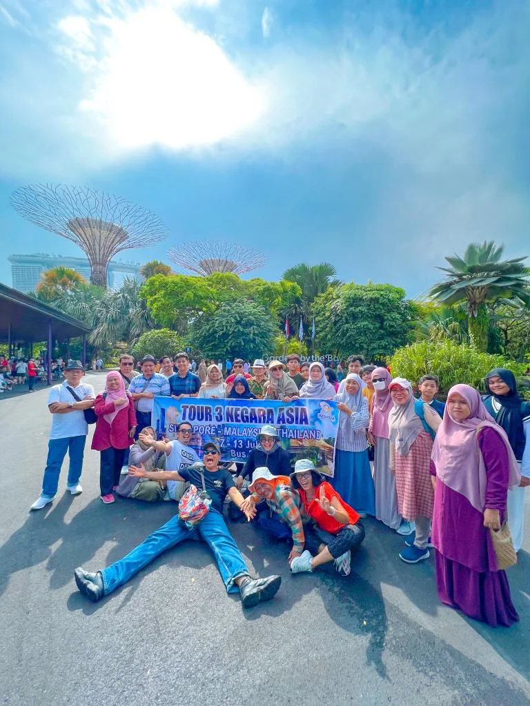 galeri trip wisata(singapura) umroh blitar arafah tour
