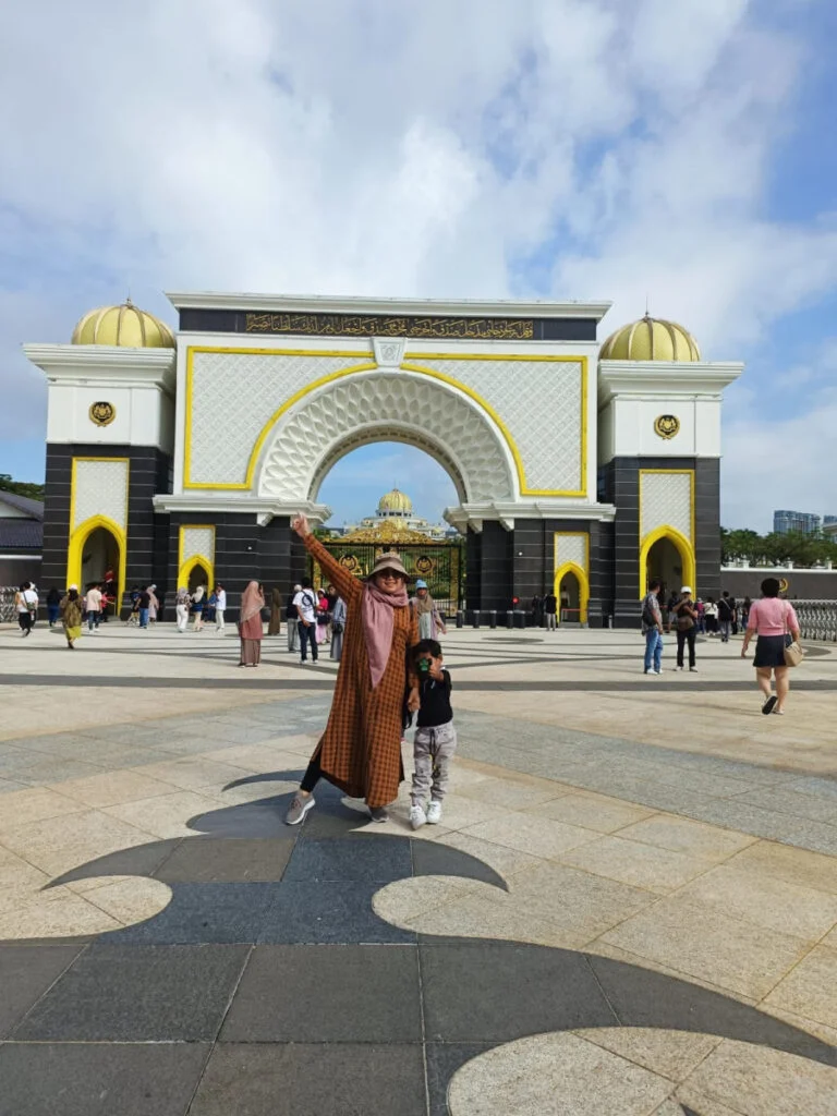 galeri trip wisata(malaysia) umroh blitar arafah tour